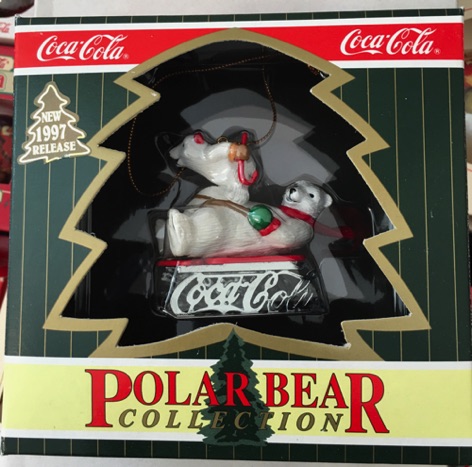 45115-2 € 10,00 coca cola ornament 2x ijsbeer op slee.jpeg